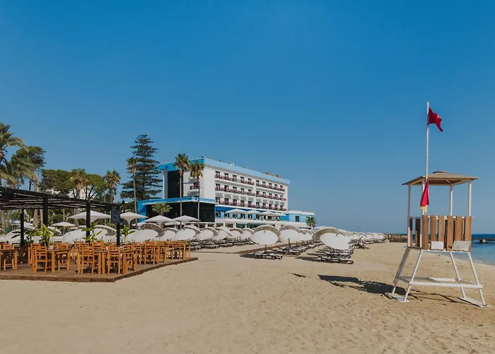 Hotel with view: Arkin Palm Beach Hotel