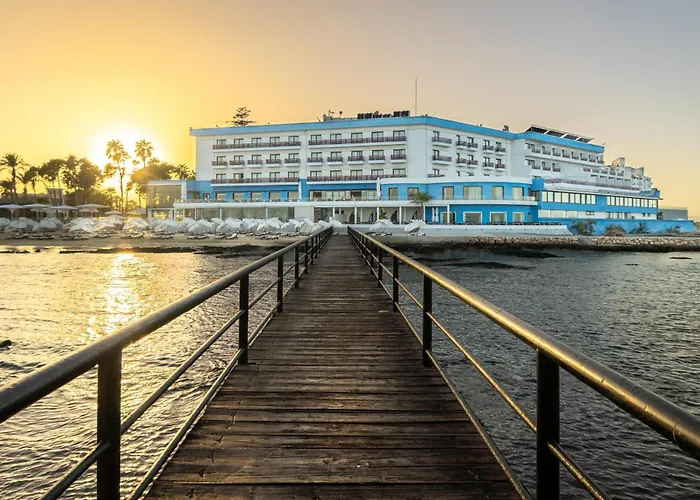 Hotel with view: Arkin Palm Beach Hotel